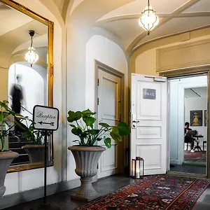 Otel Castle House
