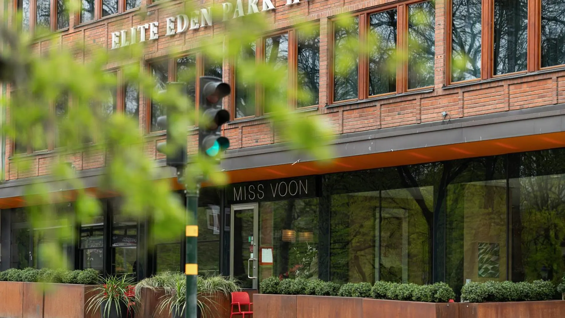 Elite Eden Park Hotel contacts